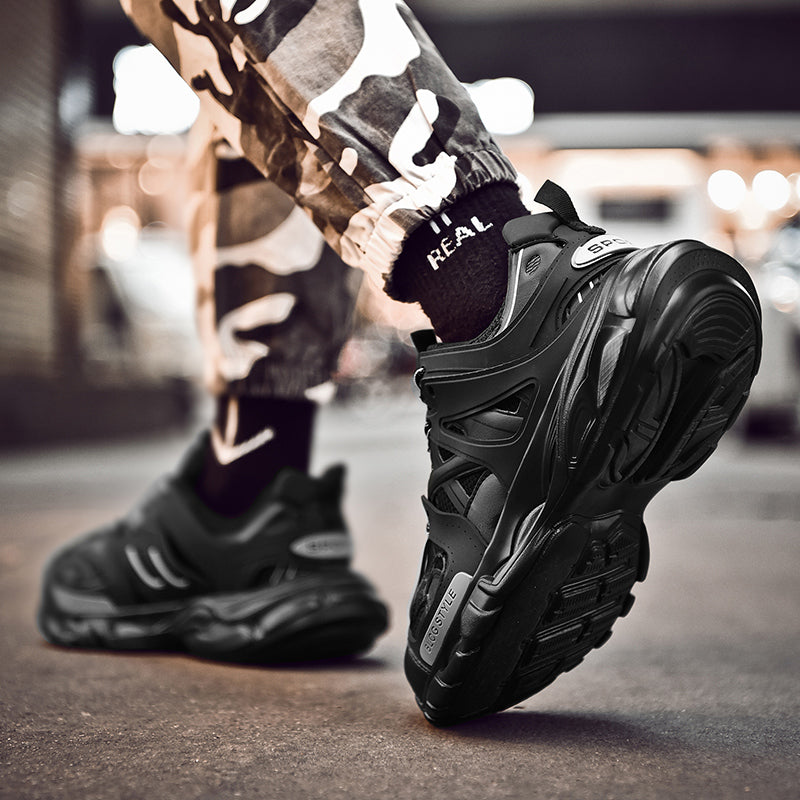 B30 Black Sneakers