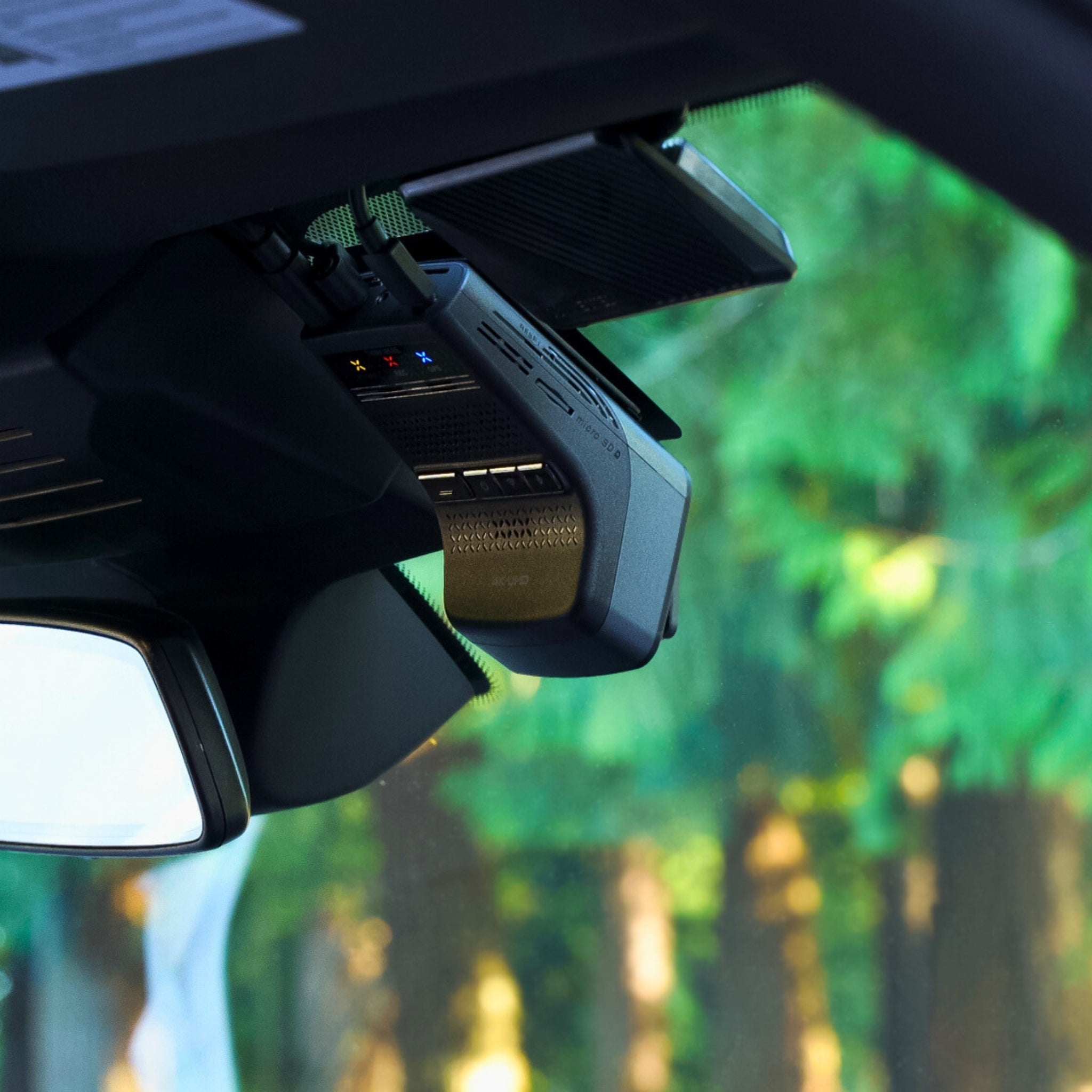 Thinkware U3000 Pro 2 canales 4K UHD Cámara frontal + 2K QHD Cámara trasera con cable OBD-II
