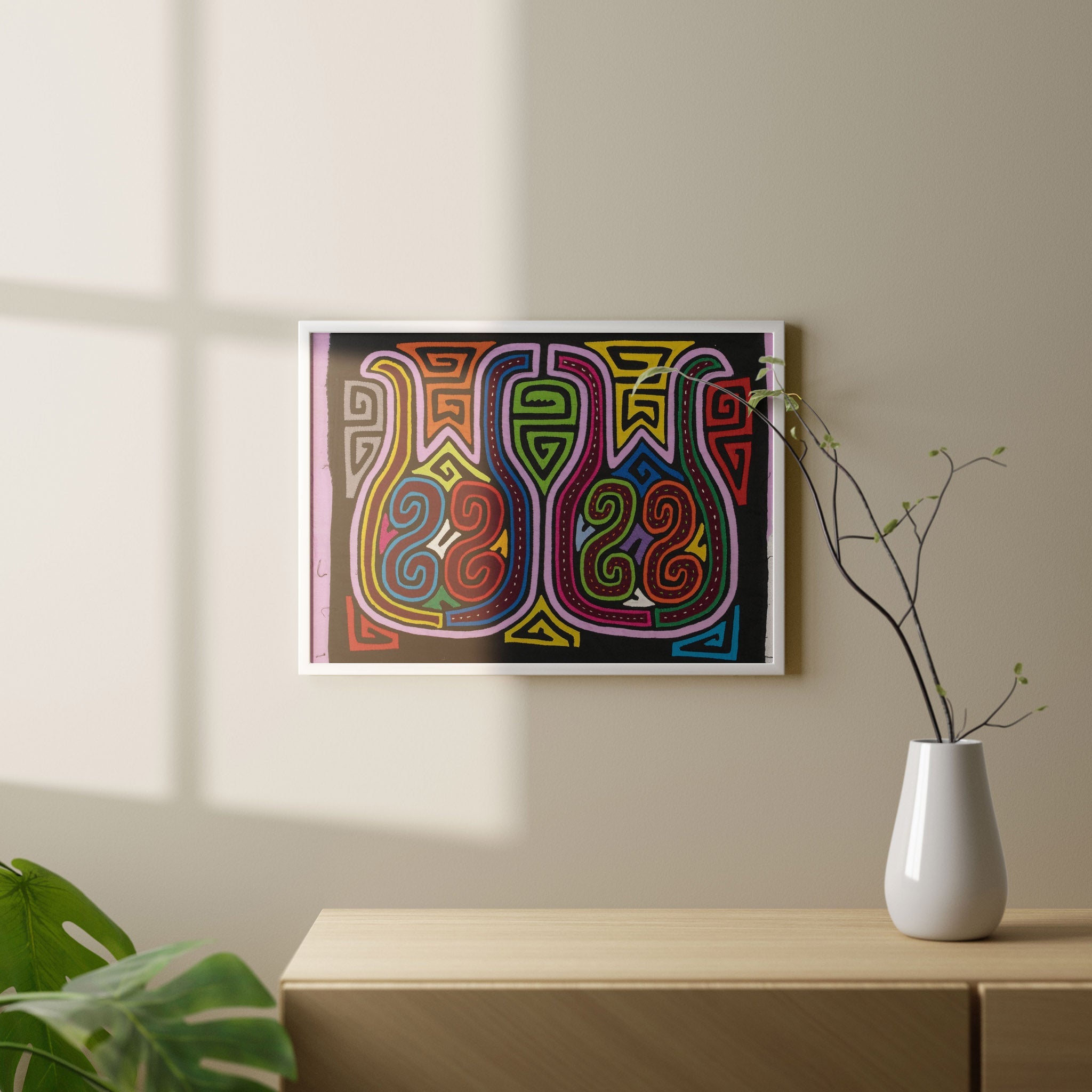 Rainbow Beams in Vase Mola