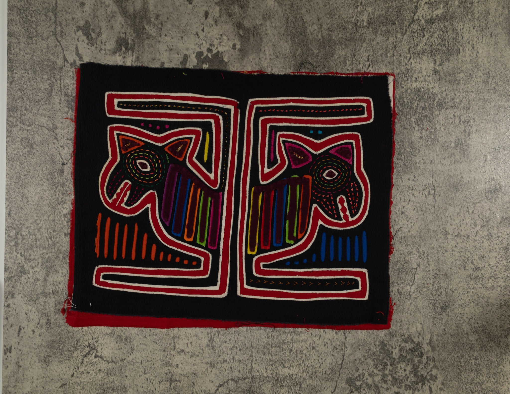 Classic Black Red And White Puppy Dog Mola