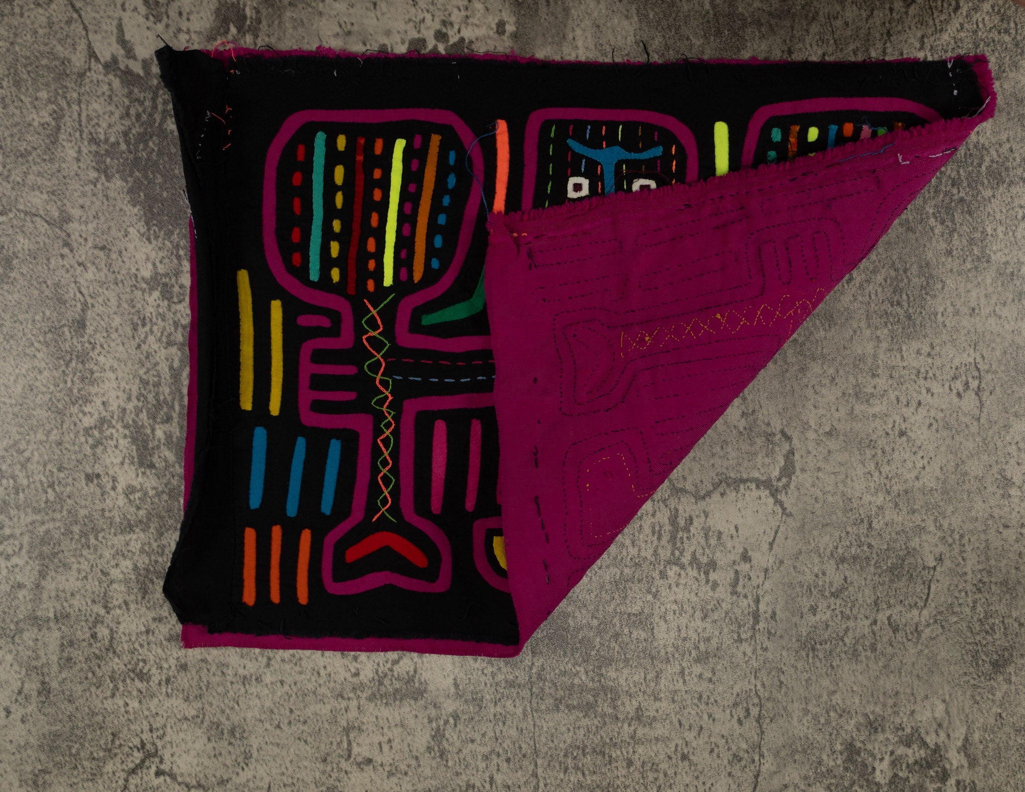 Classic Black And Purple Cayuco Paddle Man Mola