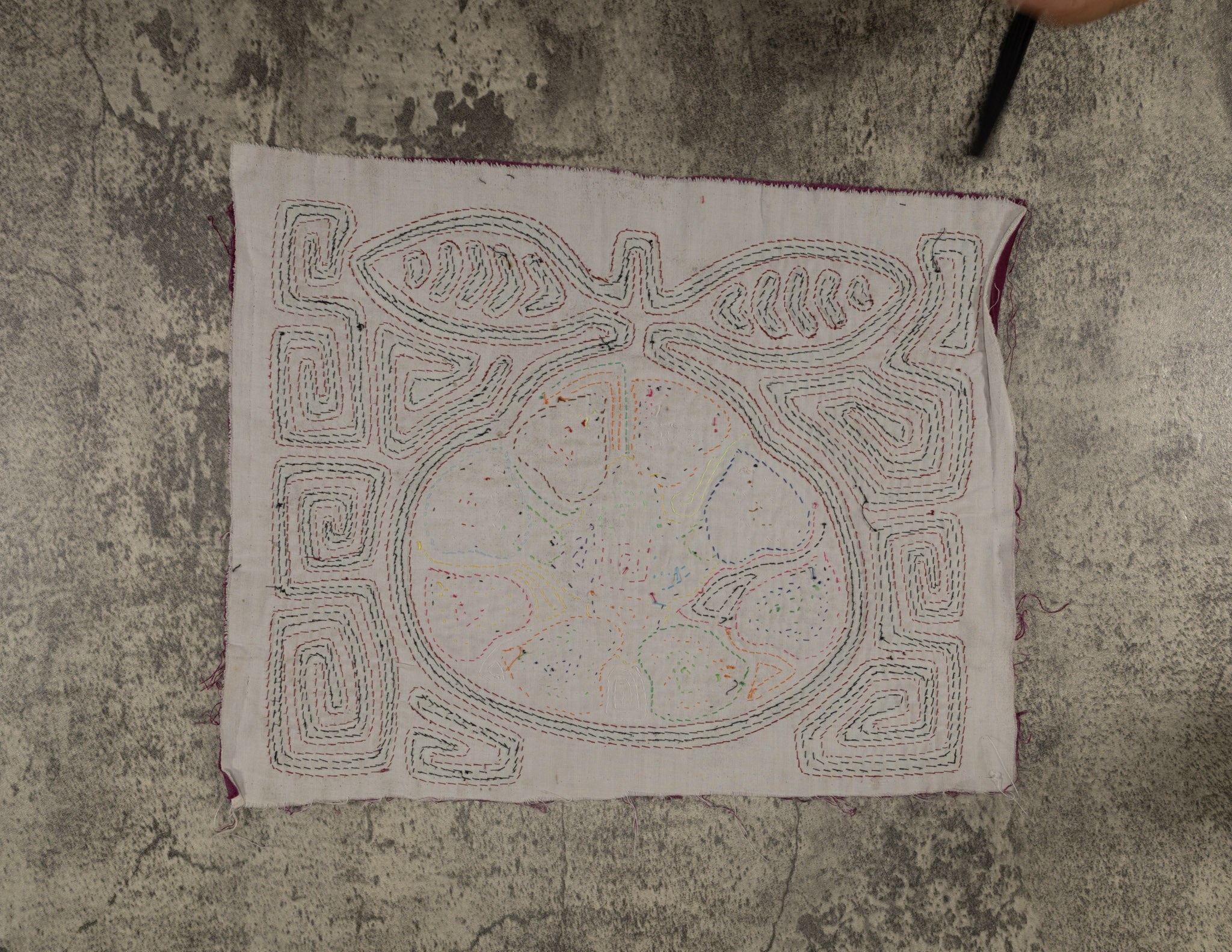 Classic Maroon Black And White Design Mola