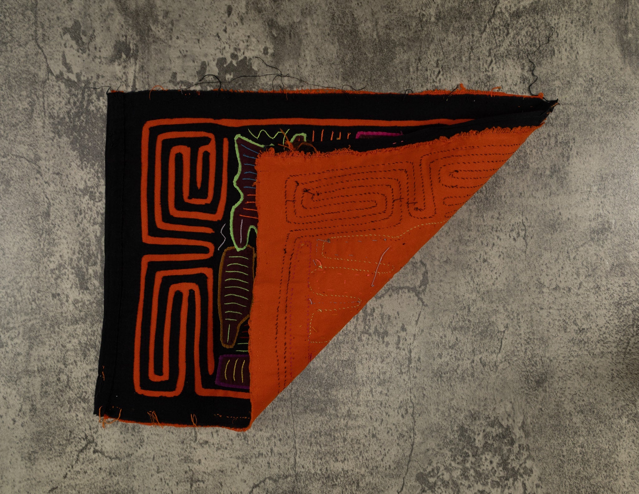 Classic Black And Orange Lonely Puppy Dog Mola
