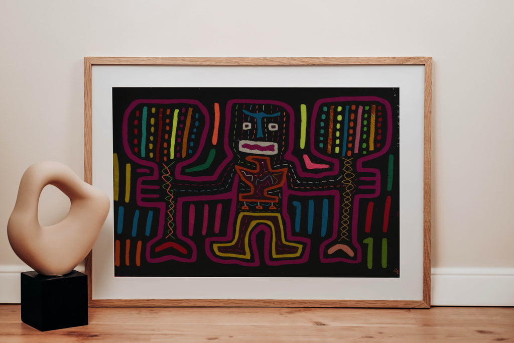 Classic Black And Purple Cayuco Paddle Man Mola