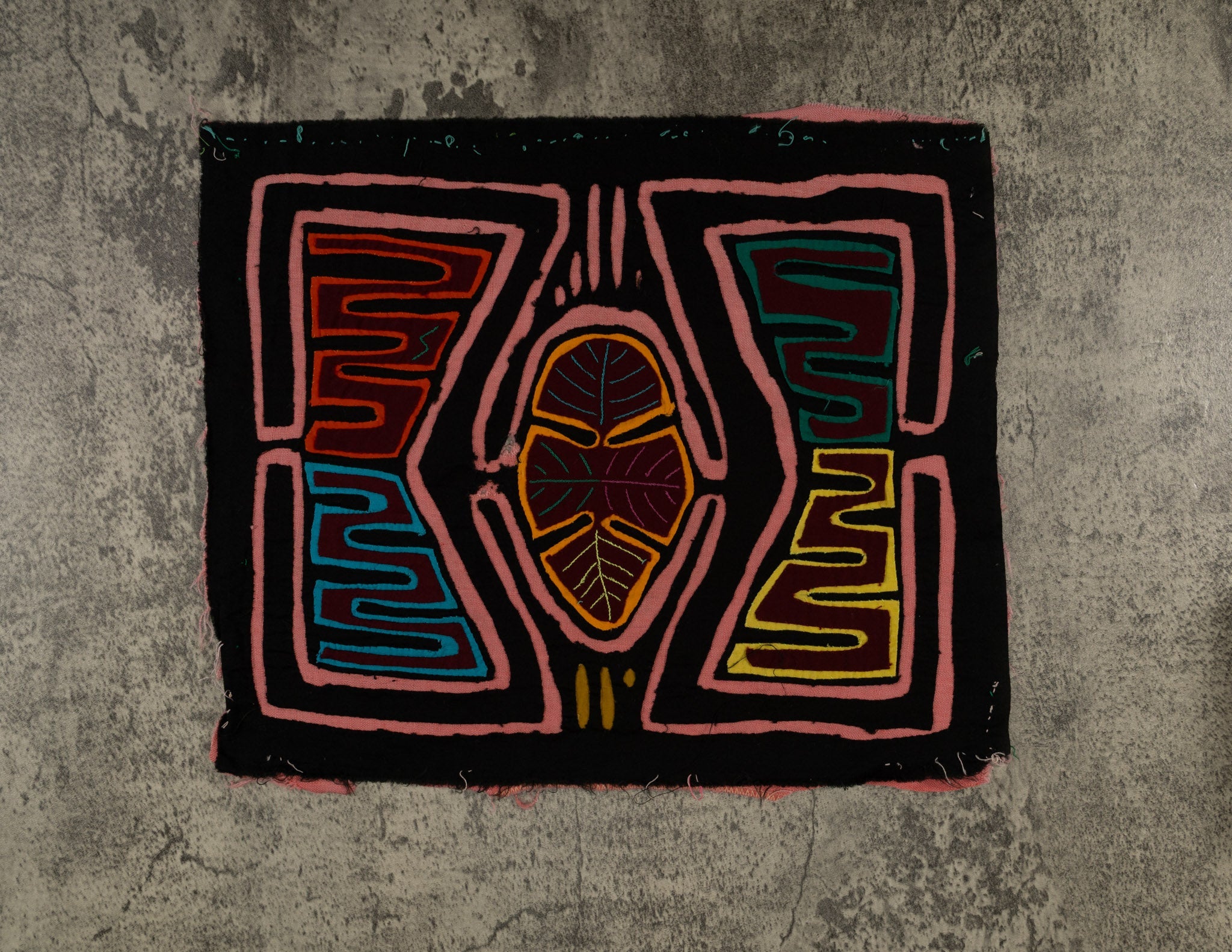 Black And Pink Damaged Classic Design Mola