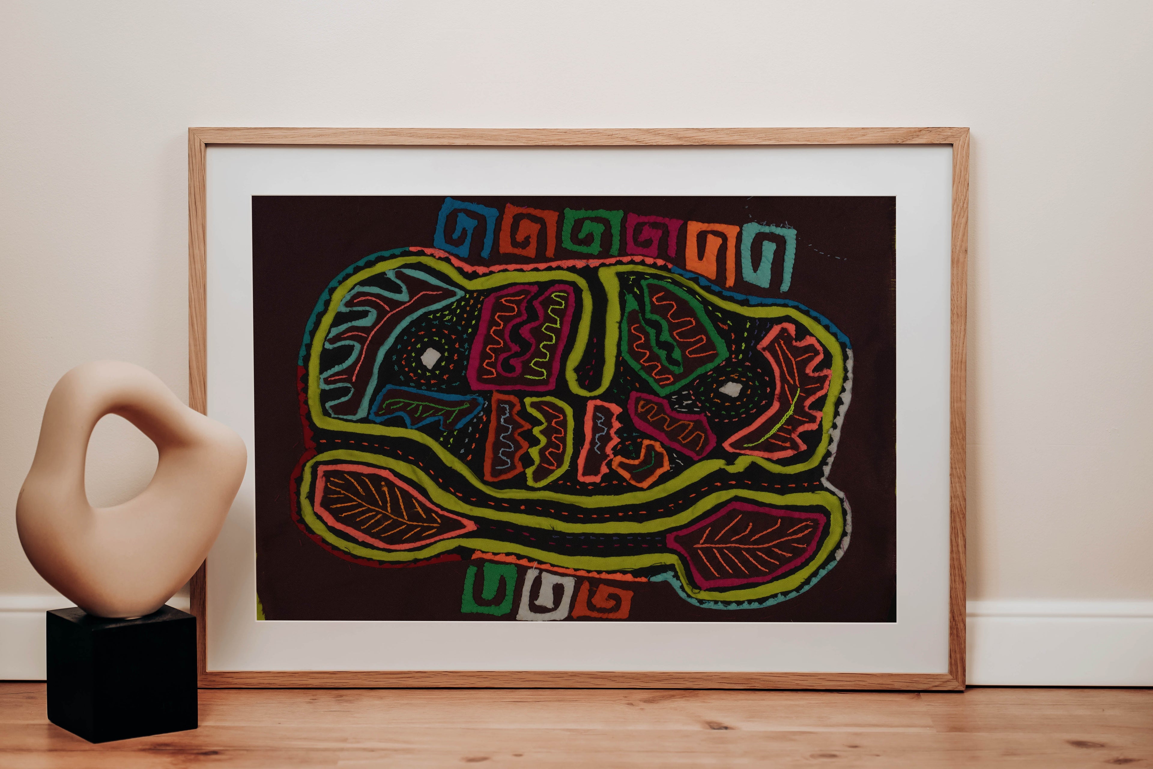 Rainbow Colors Jungle Parrot Bird Mola