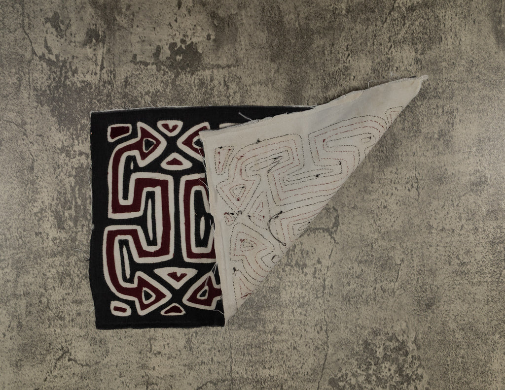 Black White And Red Optical Illusion Mola