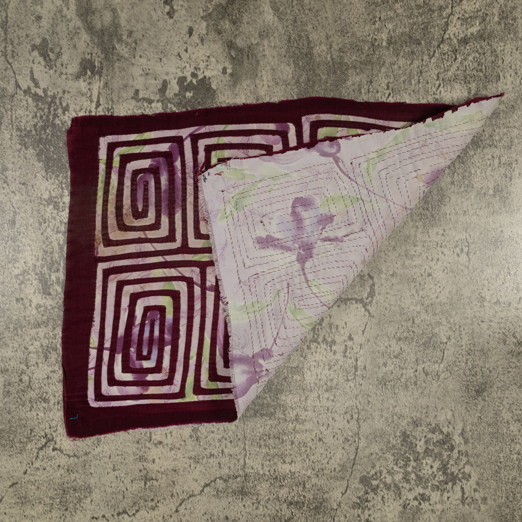 Vintage Purple And White Floral Background Mola