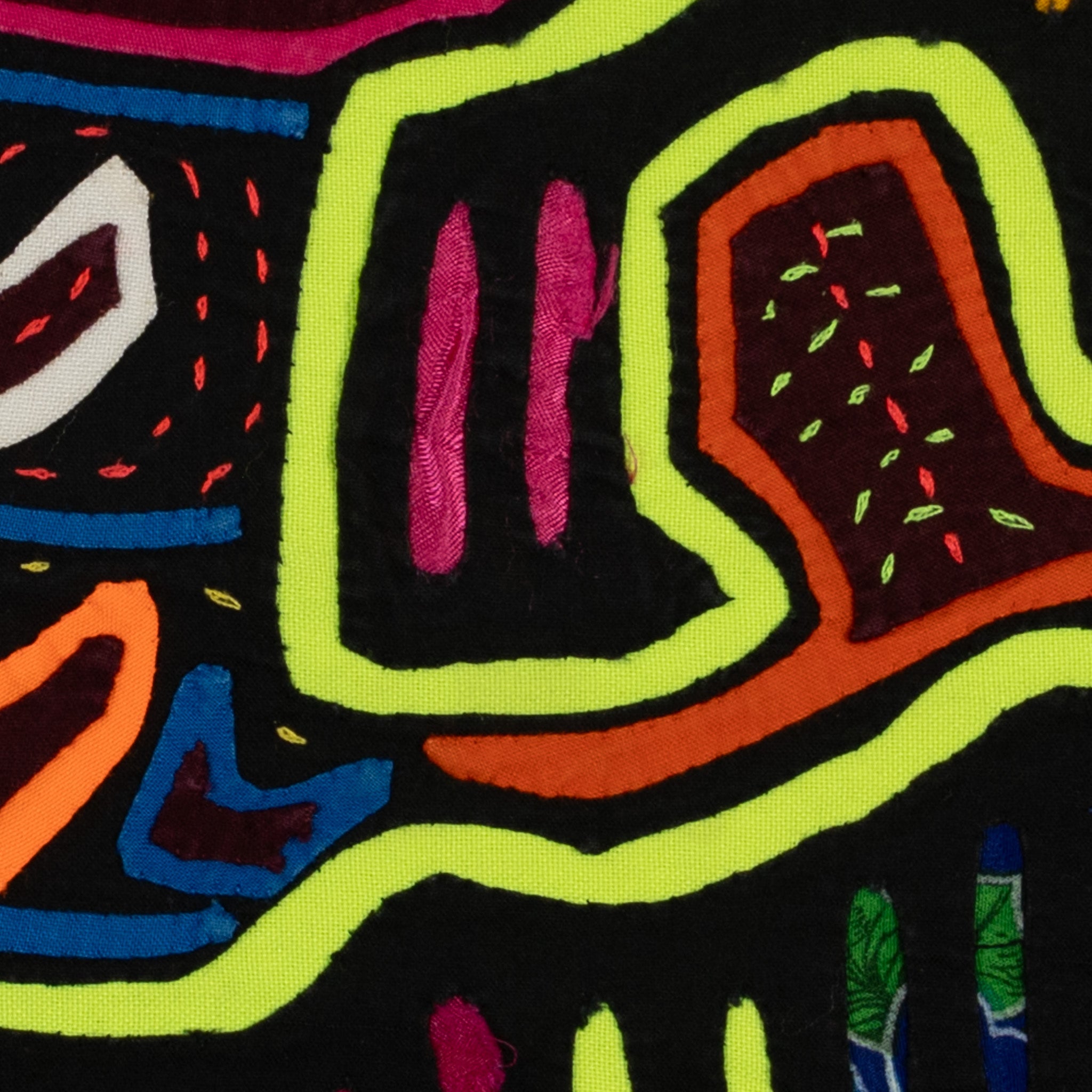 Traditional Black And Green Jungle Queen Mola