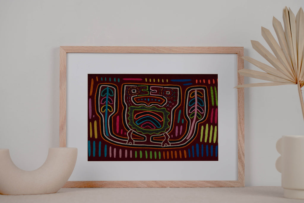 Traditional Burgundy And White Optical Illusion Crab Mola