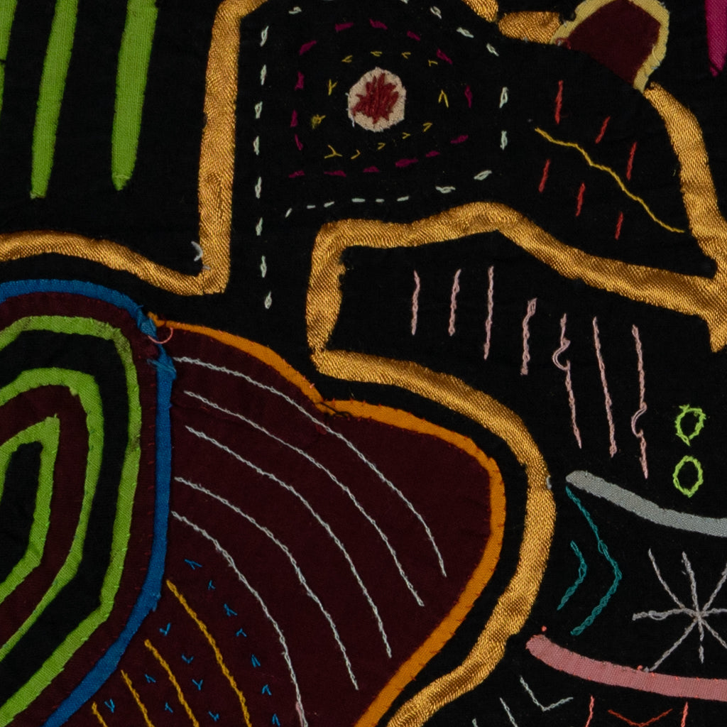 Black And Maroon Rainforest Bird Critters Mola