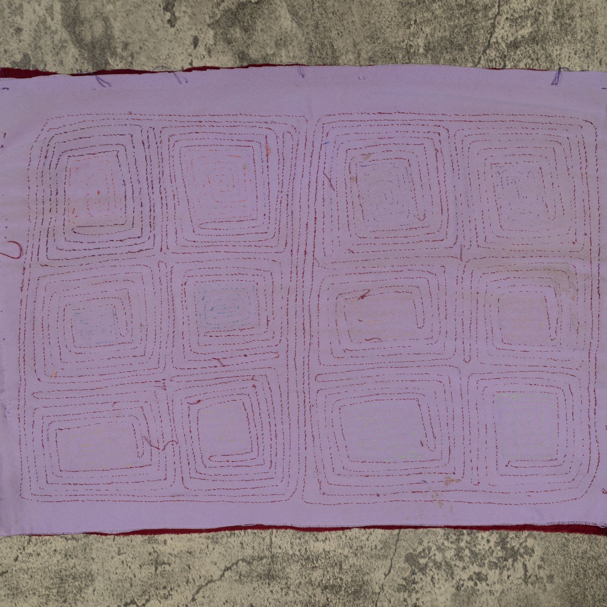 Traditional Burgundy And Gray Hollywood Squares Mola