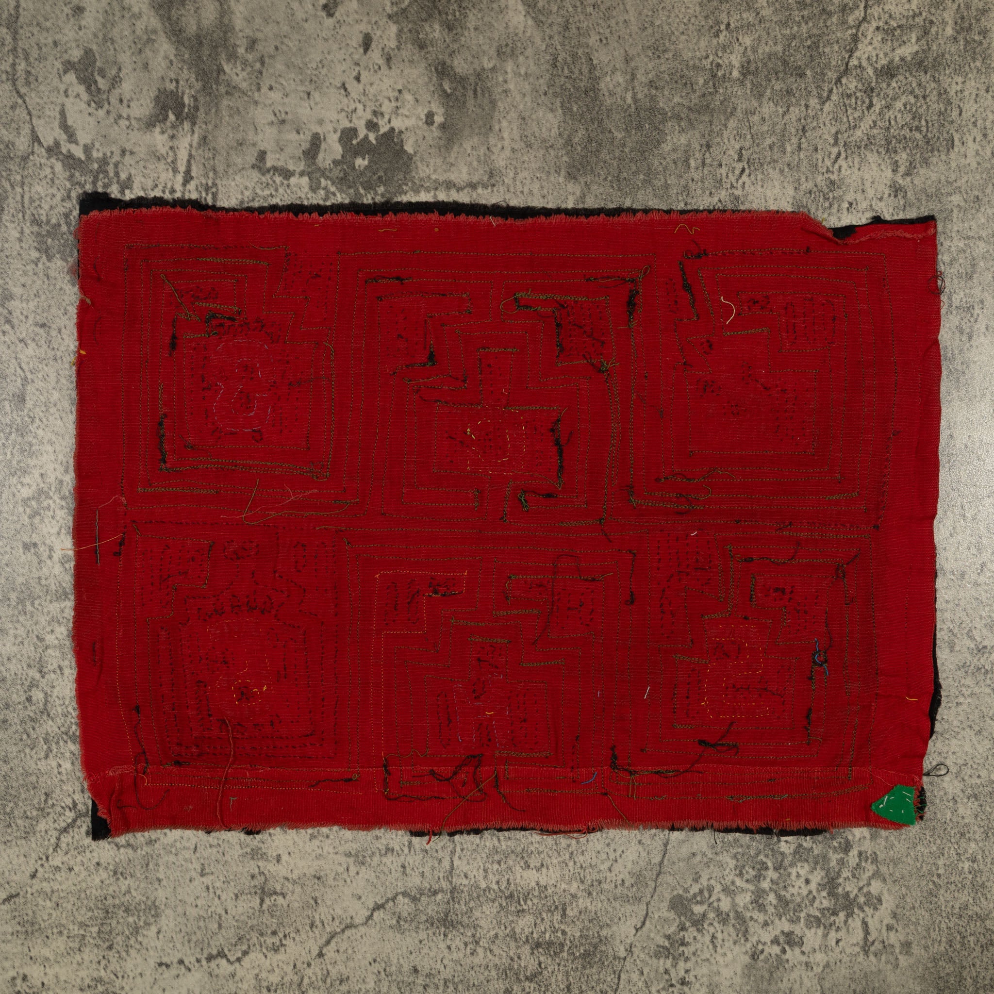 Traditional Black And Red Classic Design Mola