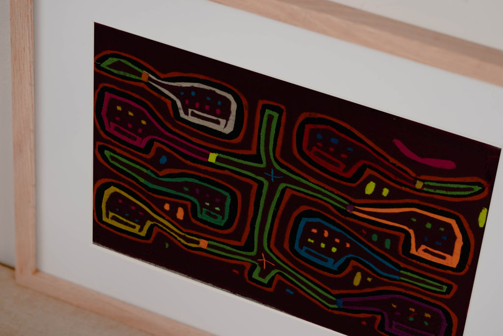 Maroon Smoking Pipe Mola