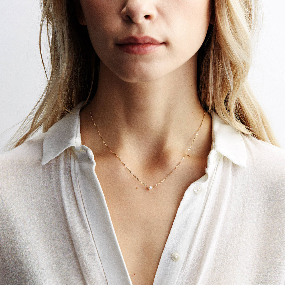 Pearl Pendant Choker Necklace