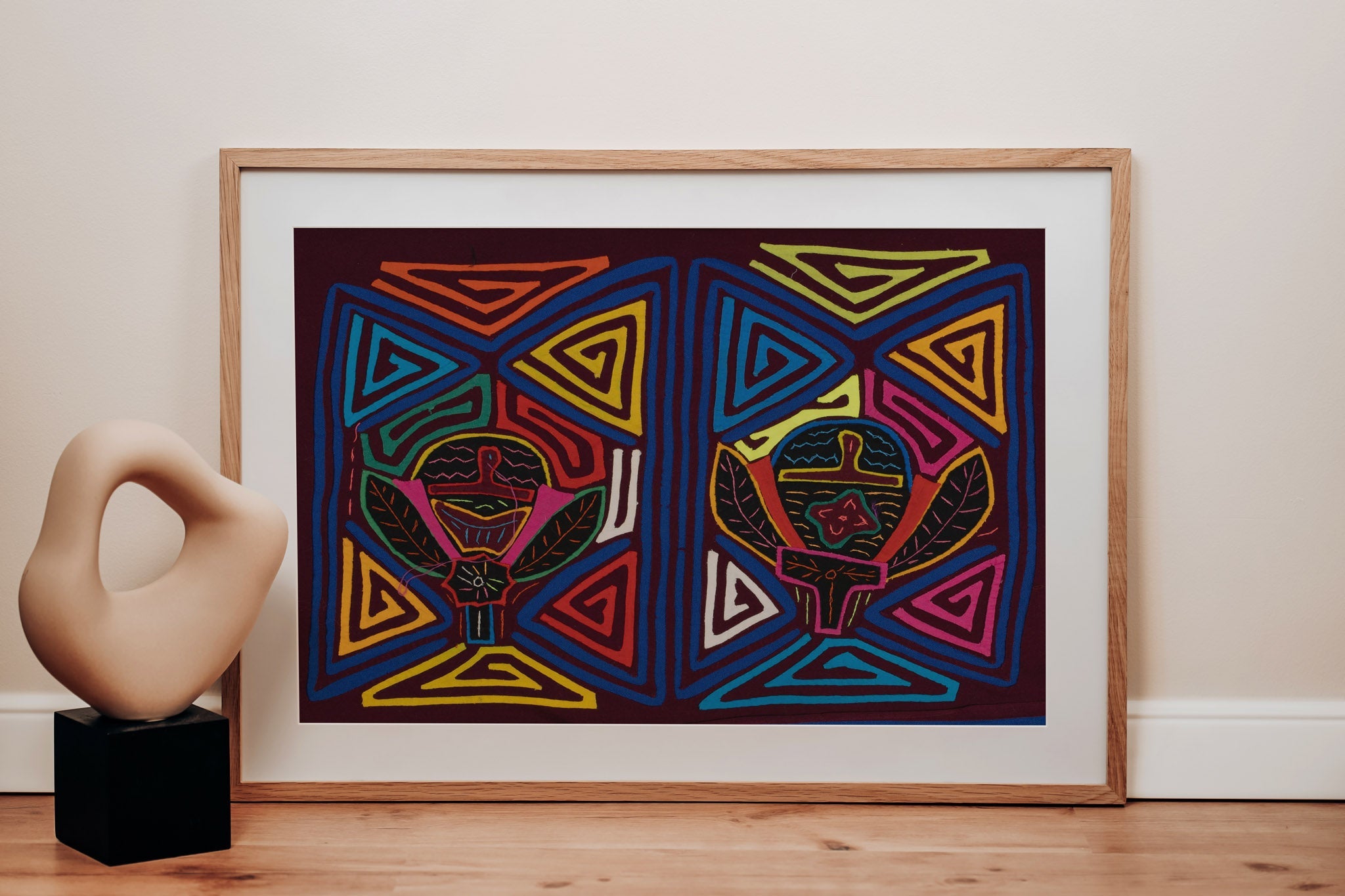 Colorful Rainbow Tulip Bulb Mola
