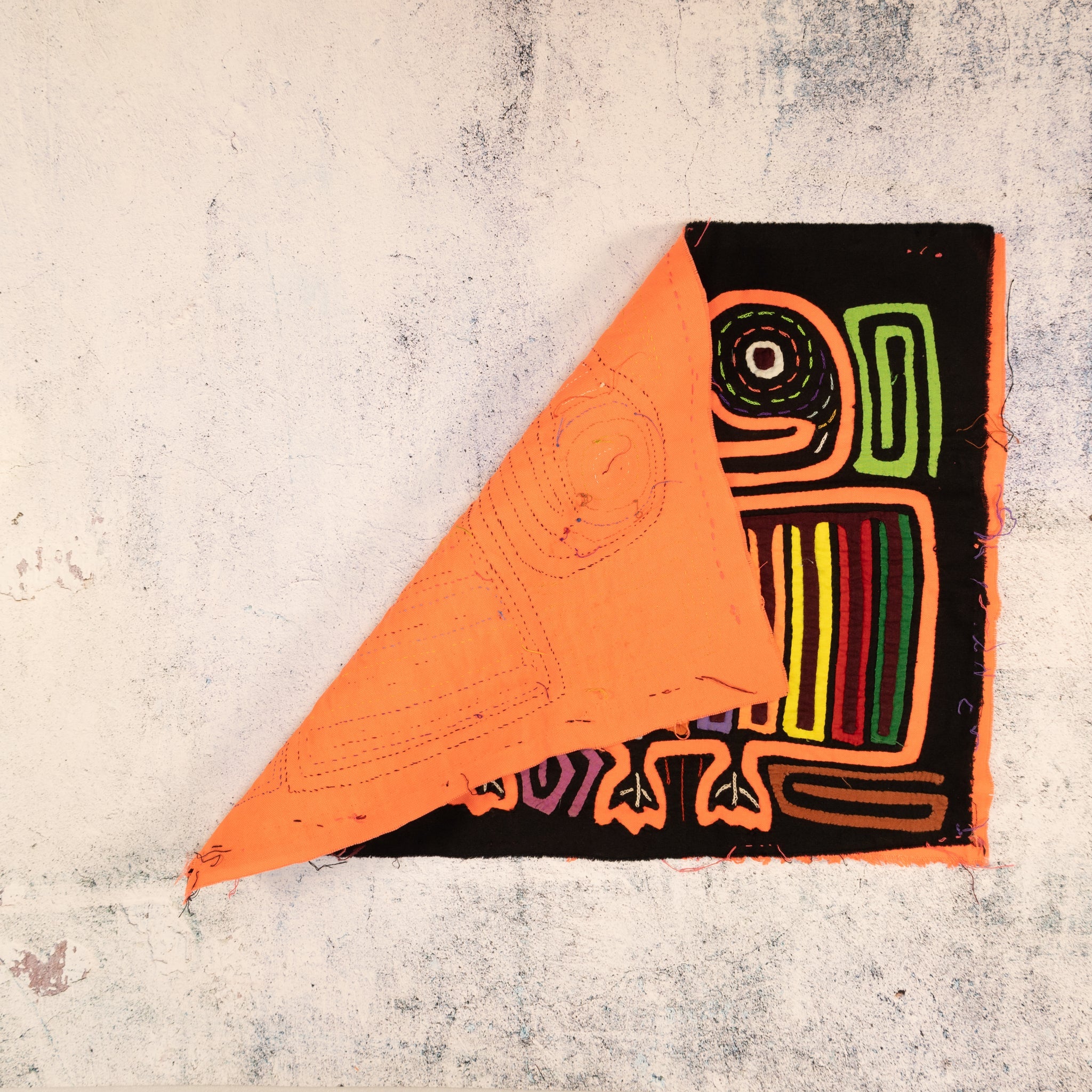 Optical Illusion Gossip Bird Mola