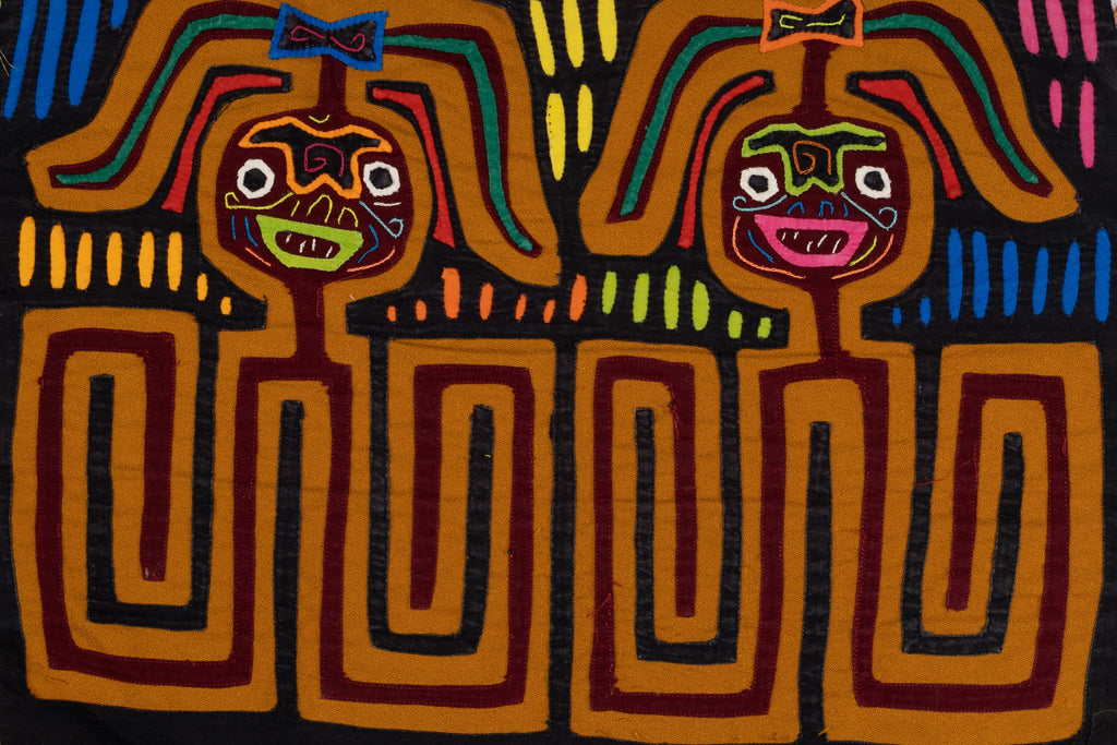 Twin Sisters On The Prowl Mola