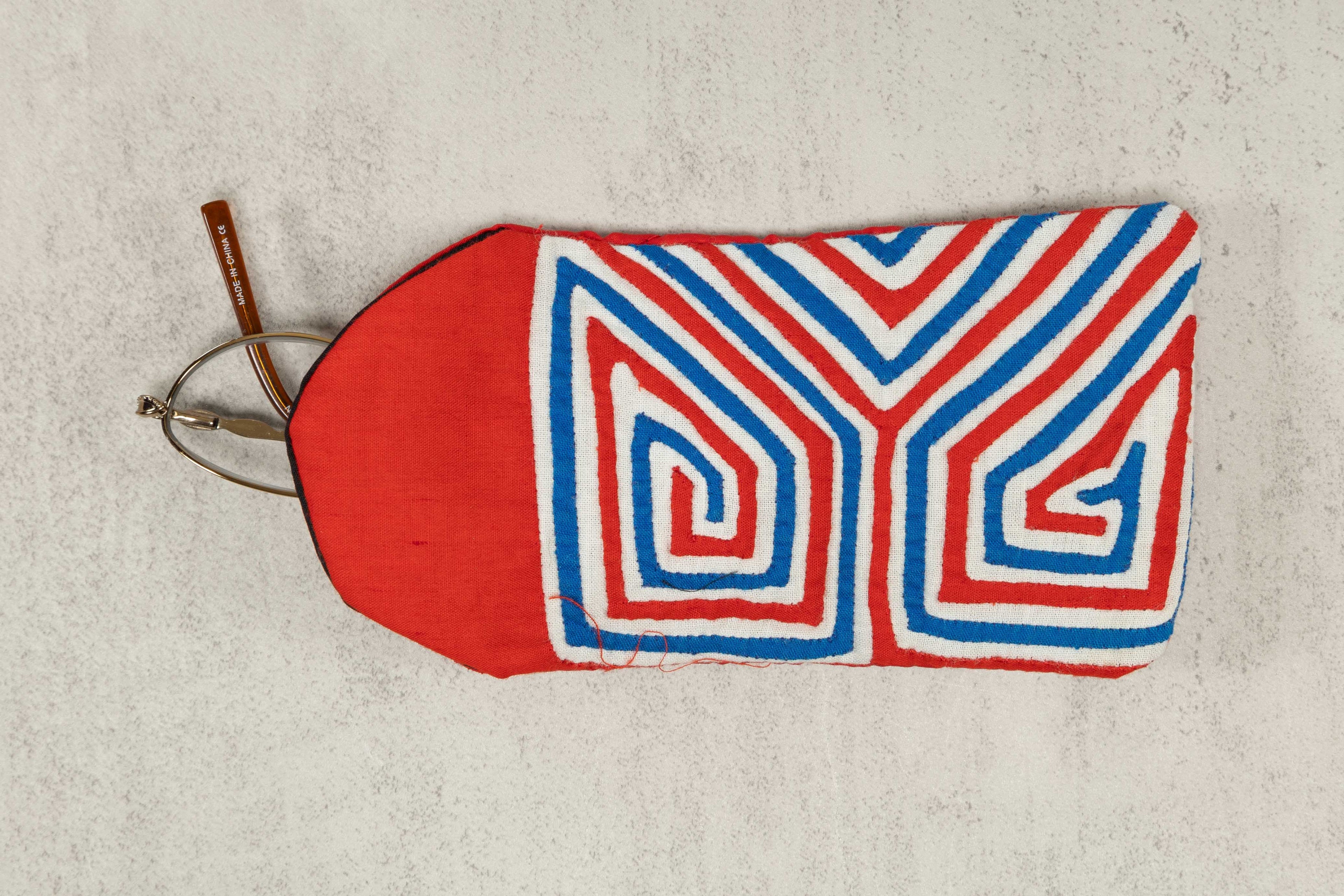 Mola Eyeglass Sleeve Red & Blue