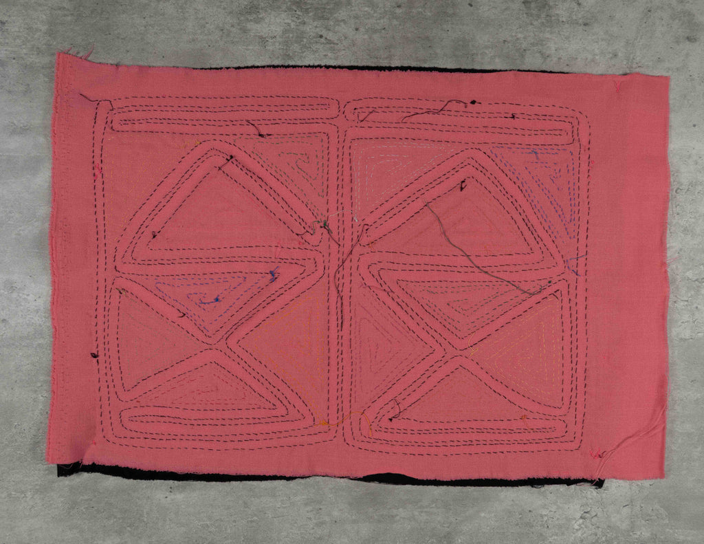 Black And Pink Classic Design Kuna Mola