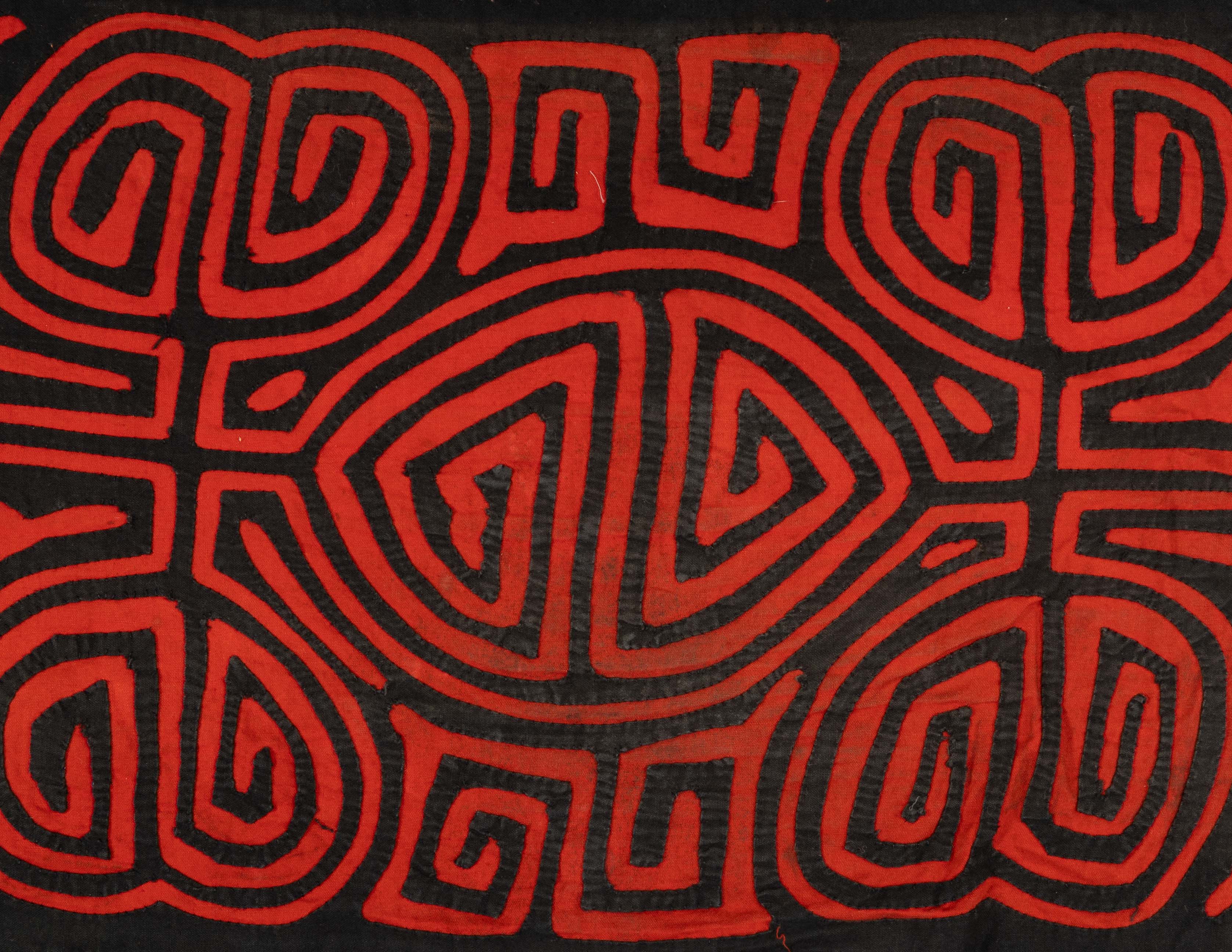 Black And Red Classic Design Mola