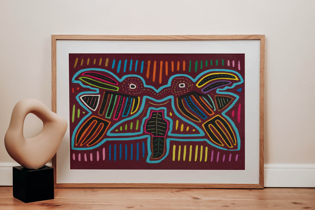 Hummingbird Kiss Optical Illusion Mola
