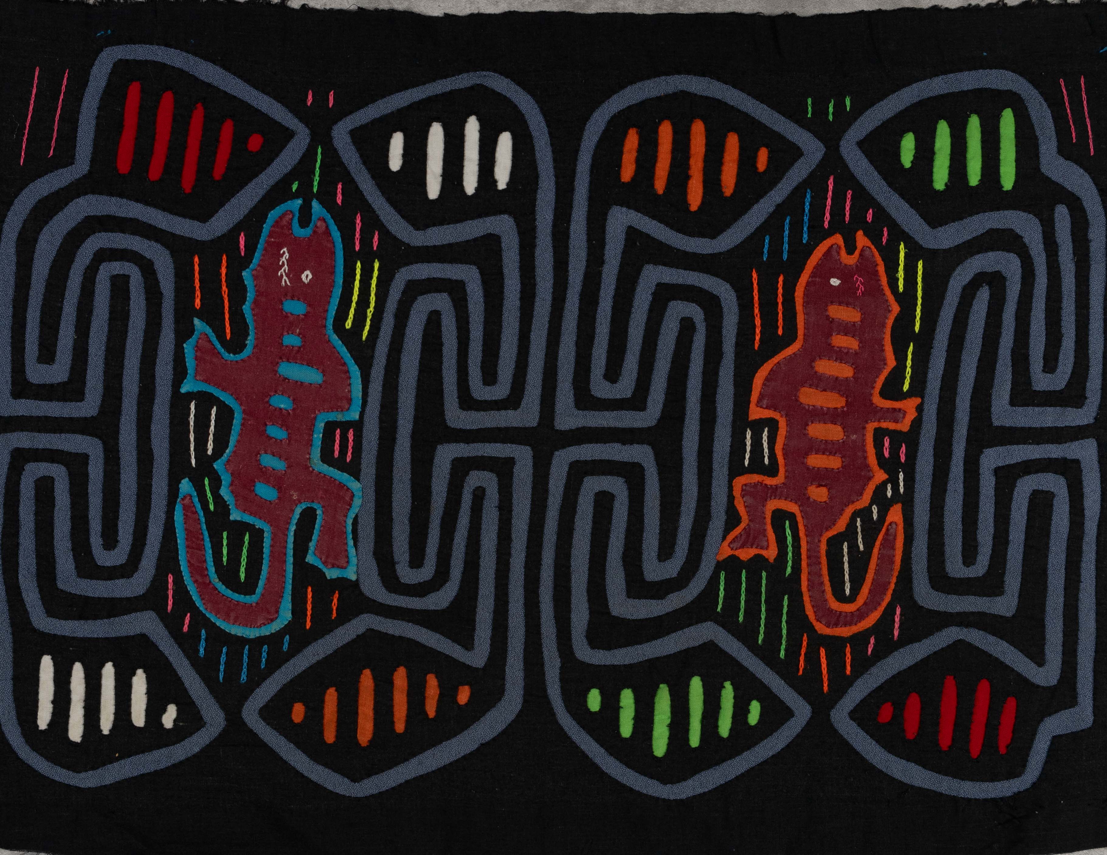 Black And Gray Creepy Crawly Critters Mola