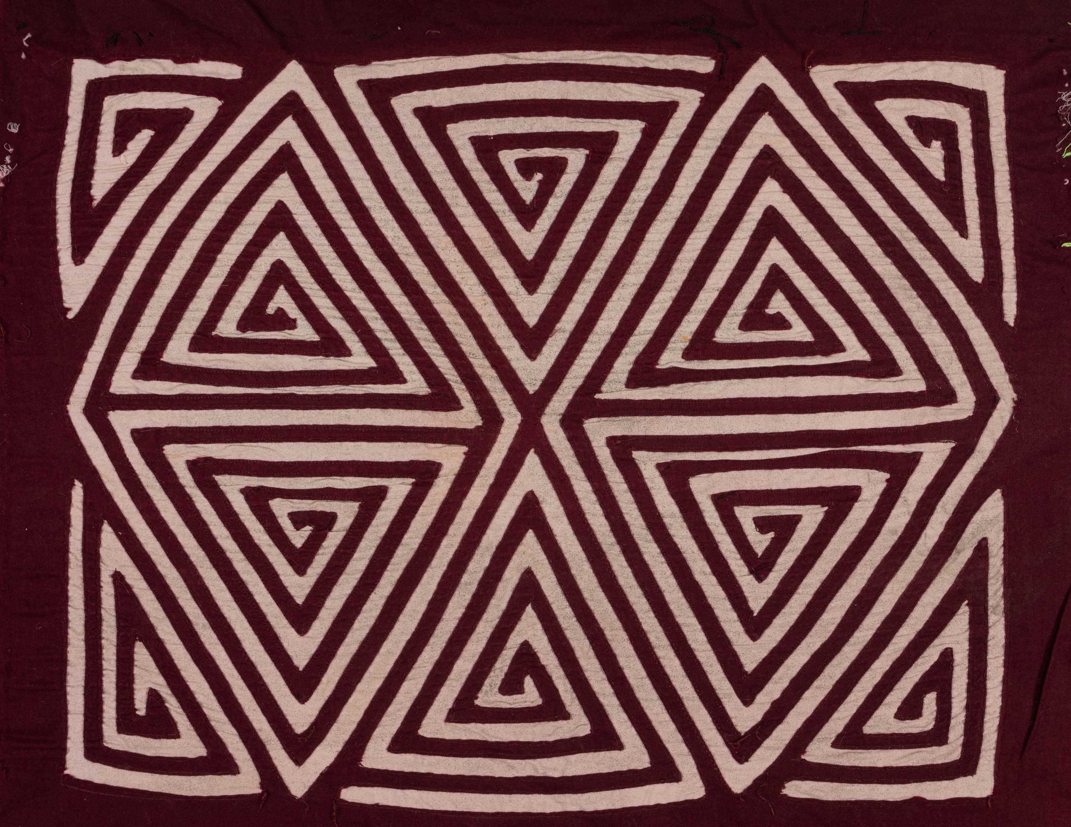 Burgundy And White Classic Design Mola