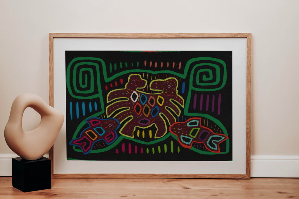 Black And Green Crab And Fish Mola