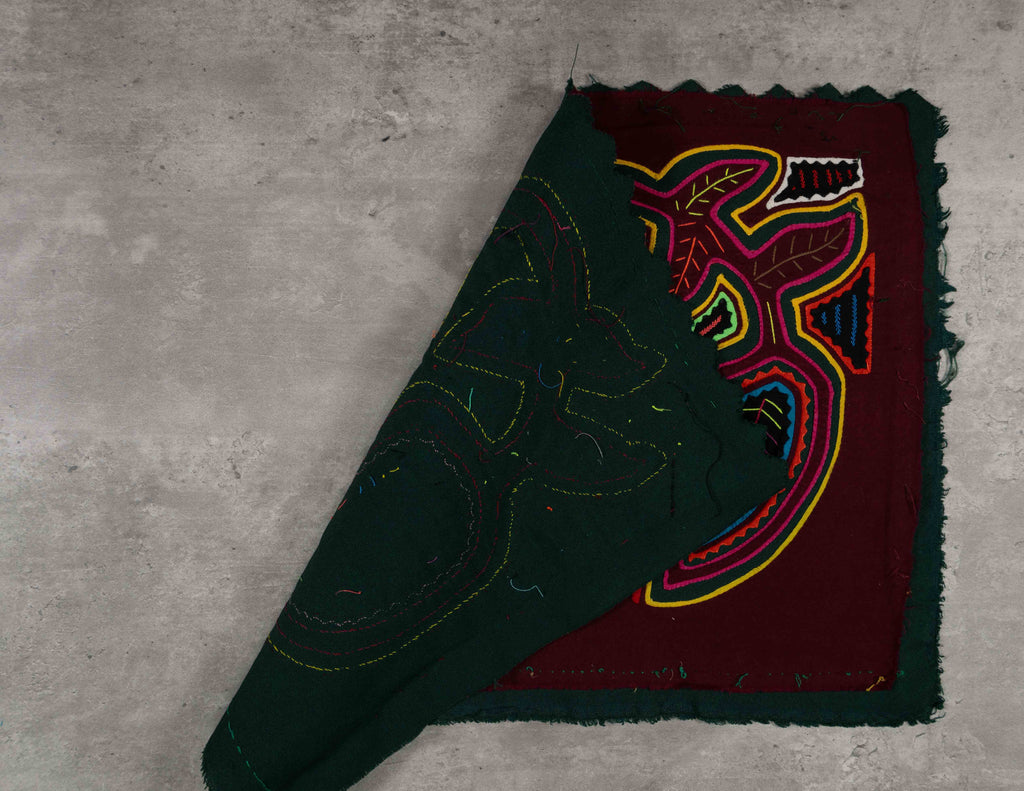 Burgundy And Yellow Optical Illusion Bull Dog Mola