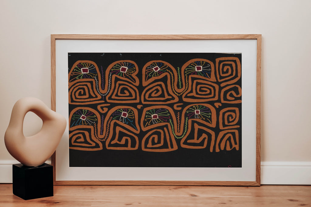Black And Brown Optical Illusion Mola