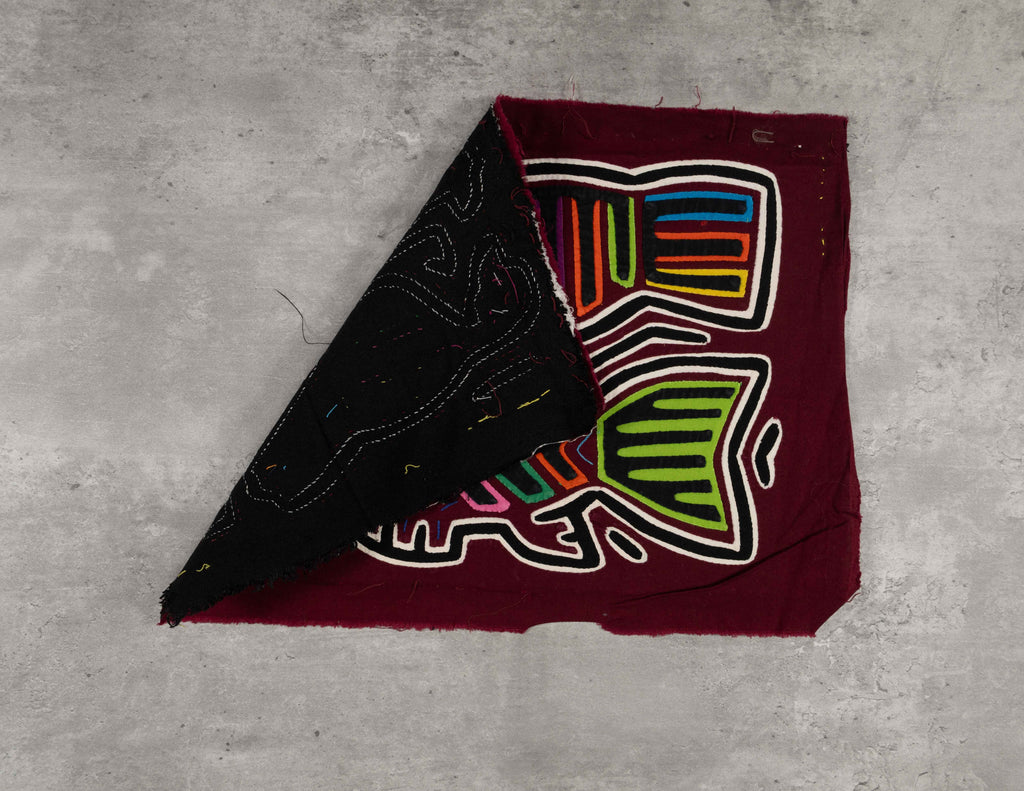 Burgundy Black And White Conflict At The Dinner Table Mola