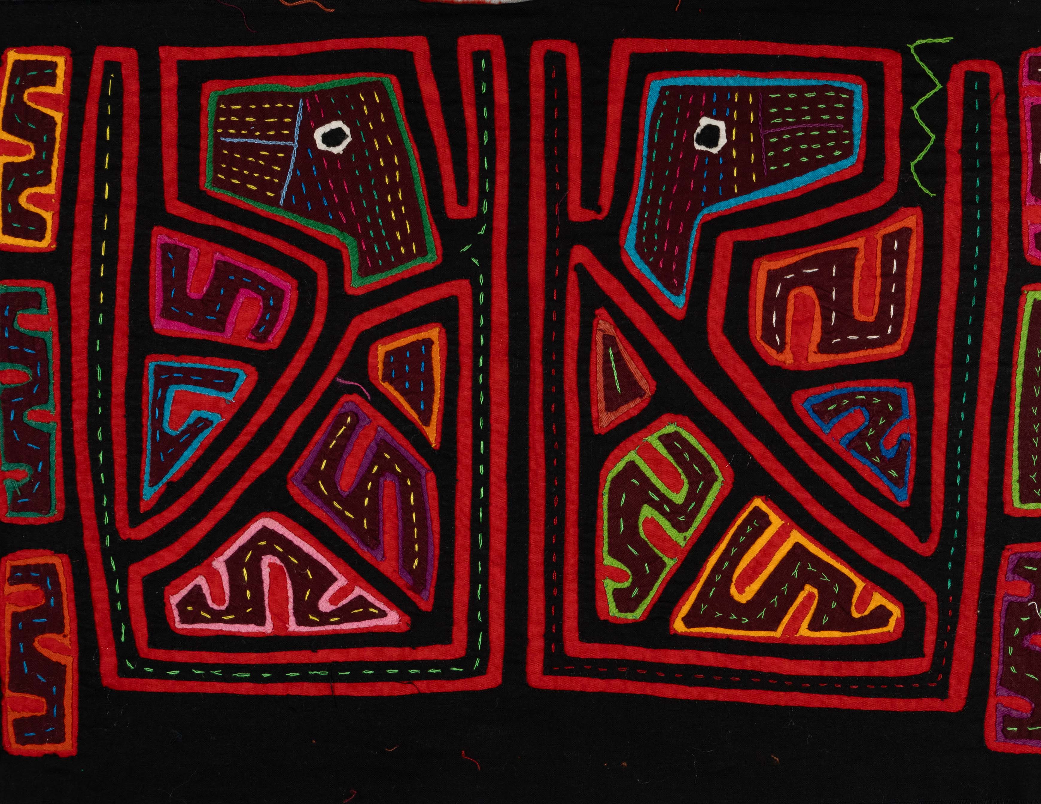 Black And Red Classic Design Mola