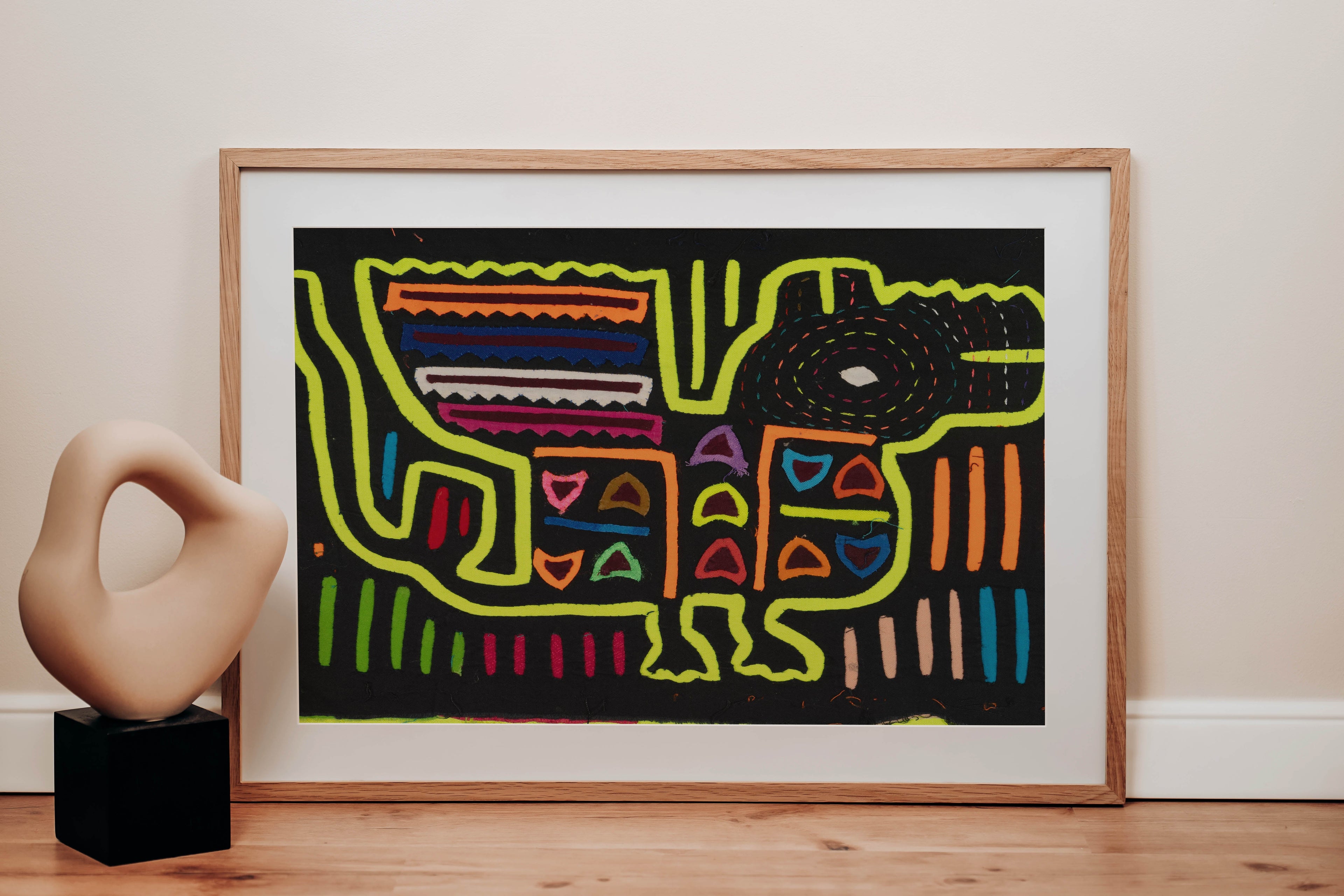 Black And Chartreuse King Tut Strut Mola