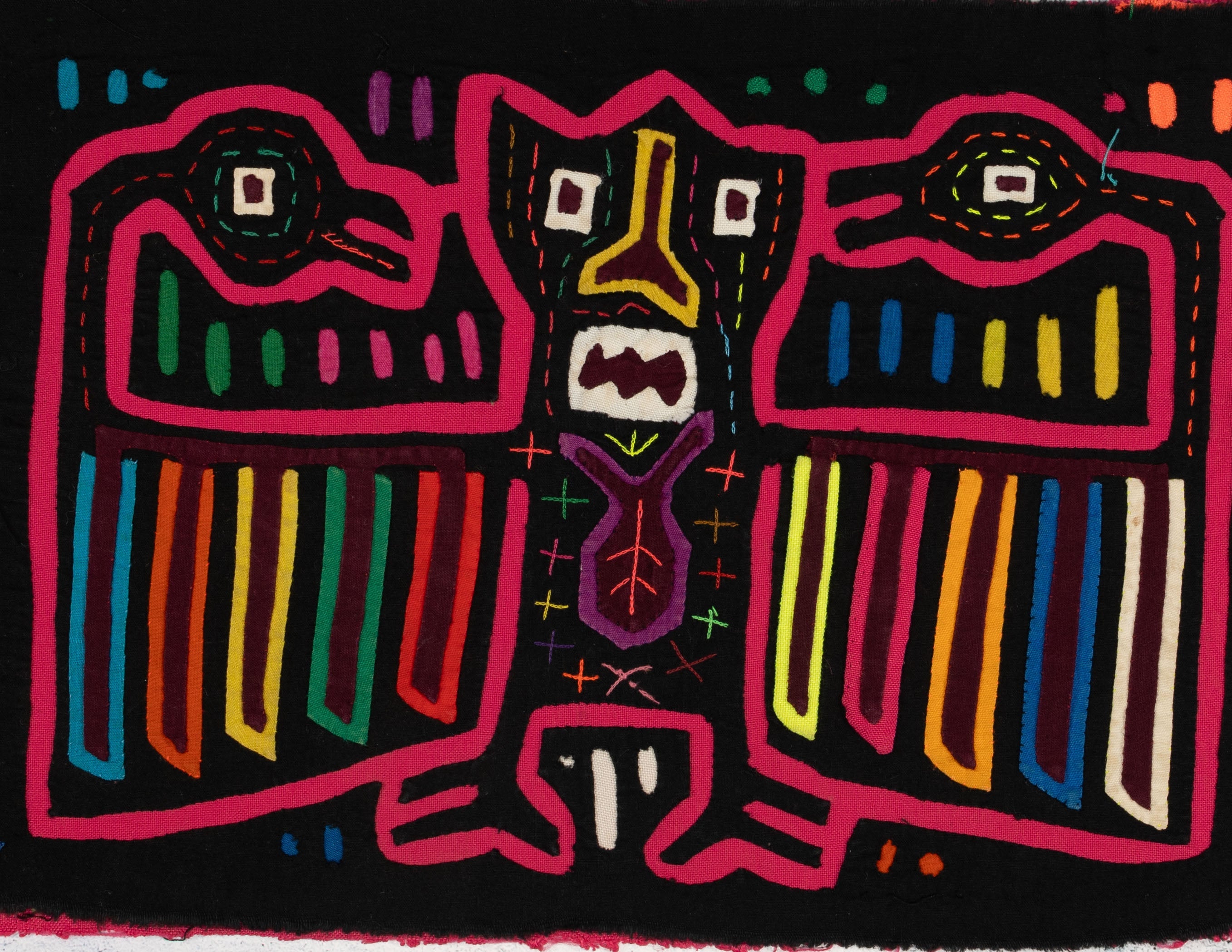 Pink And Black King Of The Jungle With Advisors Mola