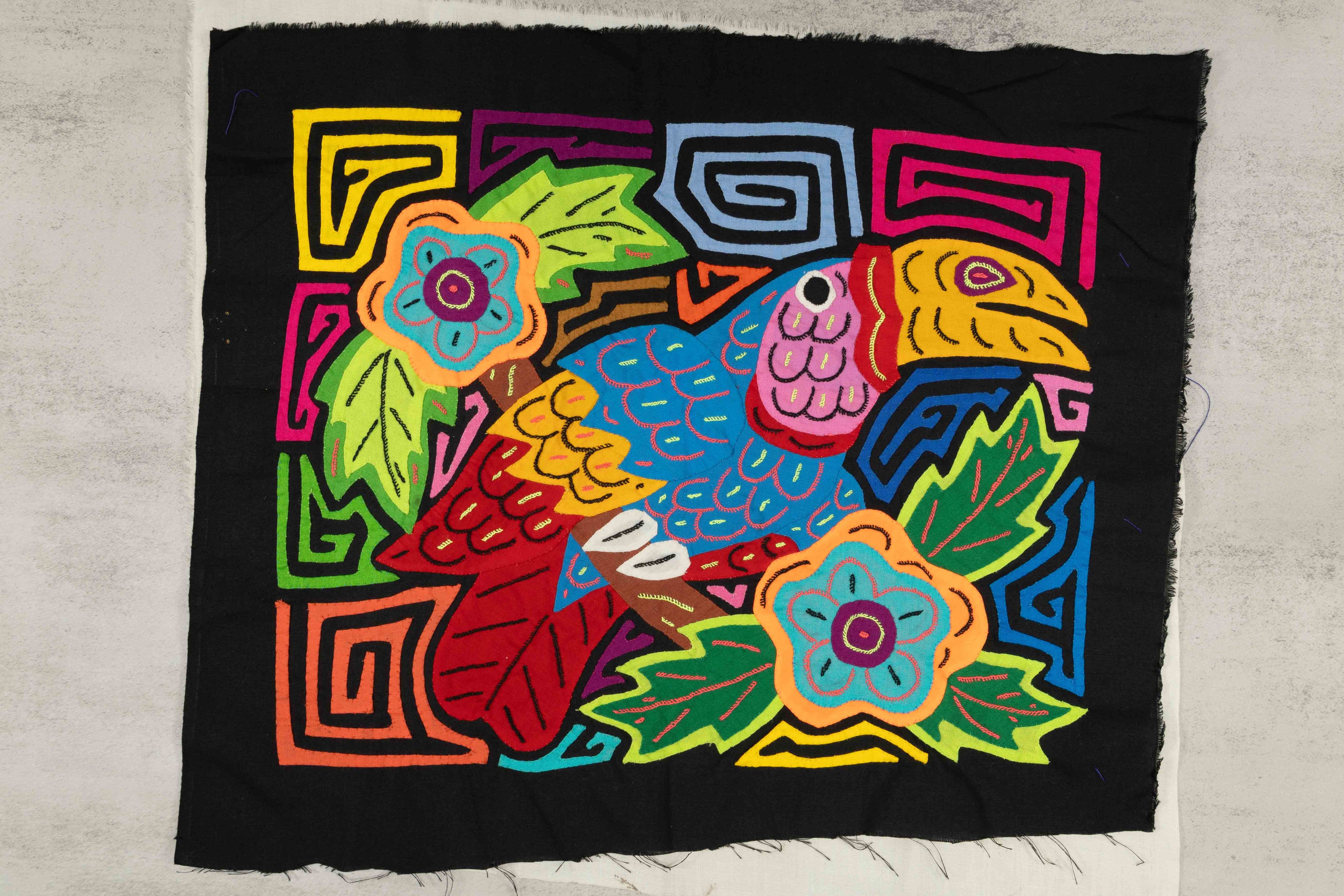 Multi-Color Rainforest Toucan Parrot Bird Mola