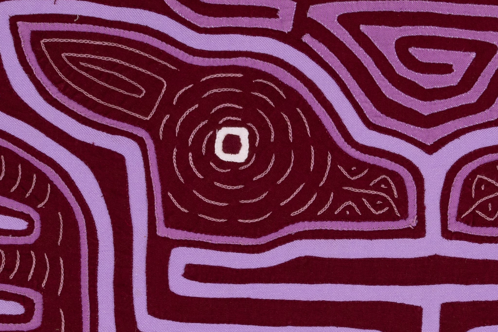 Lavender Purple Bird Optical Illusion Mola