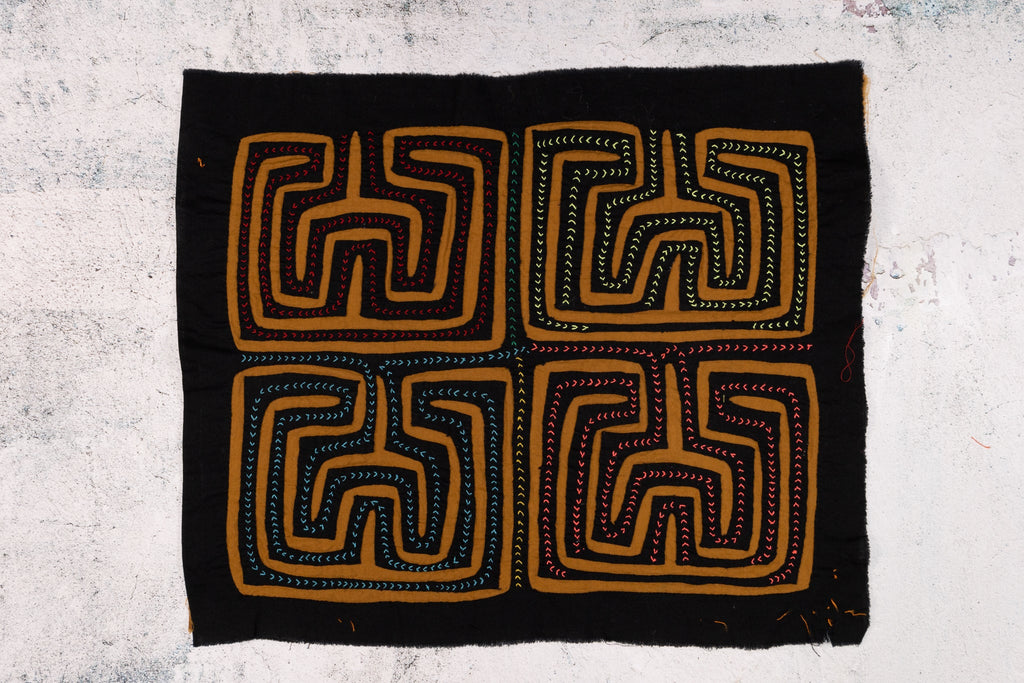 A Riddle Maze Mola
