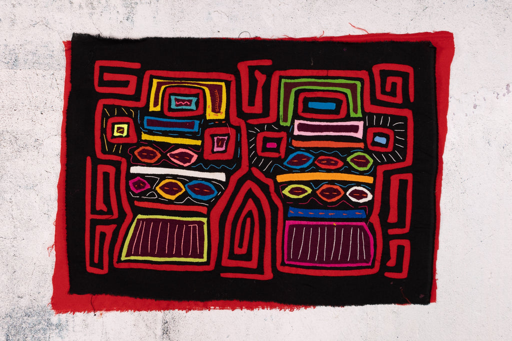 Red Black Honduran Anafre BBQ Mola