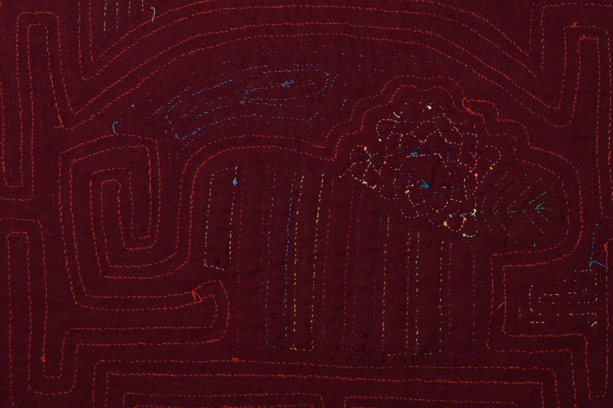 Rainbow Sheep Dog in Maze Mola