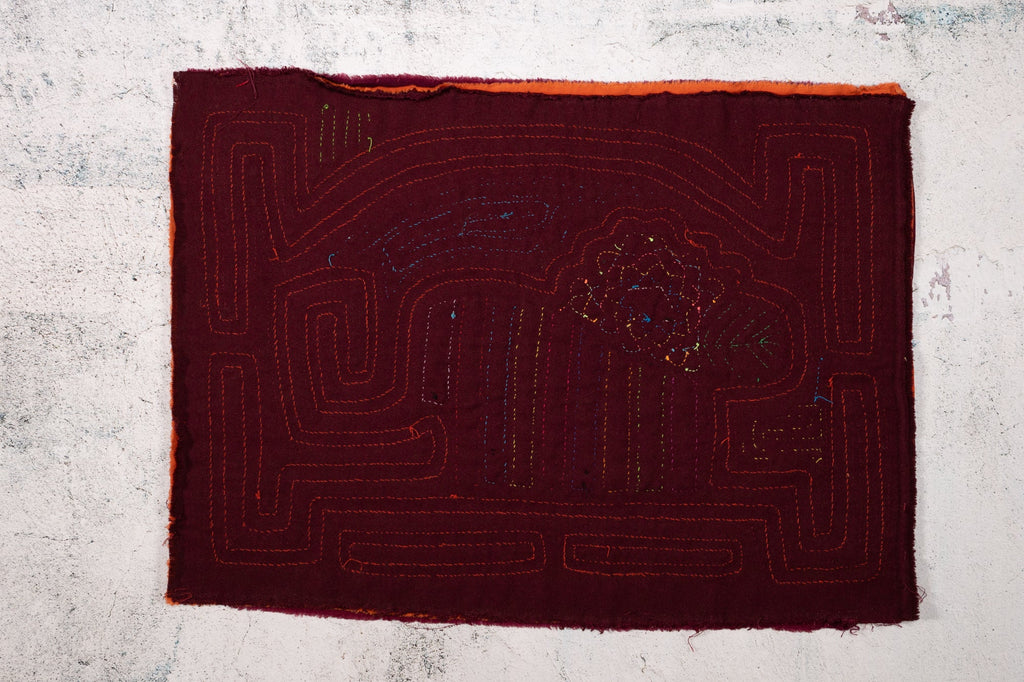 Rainbow Sheep Dog in Maze Mola