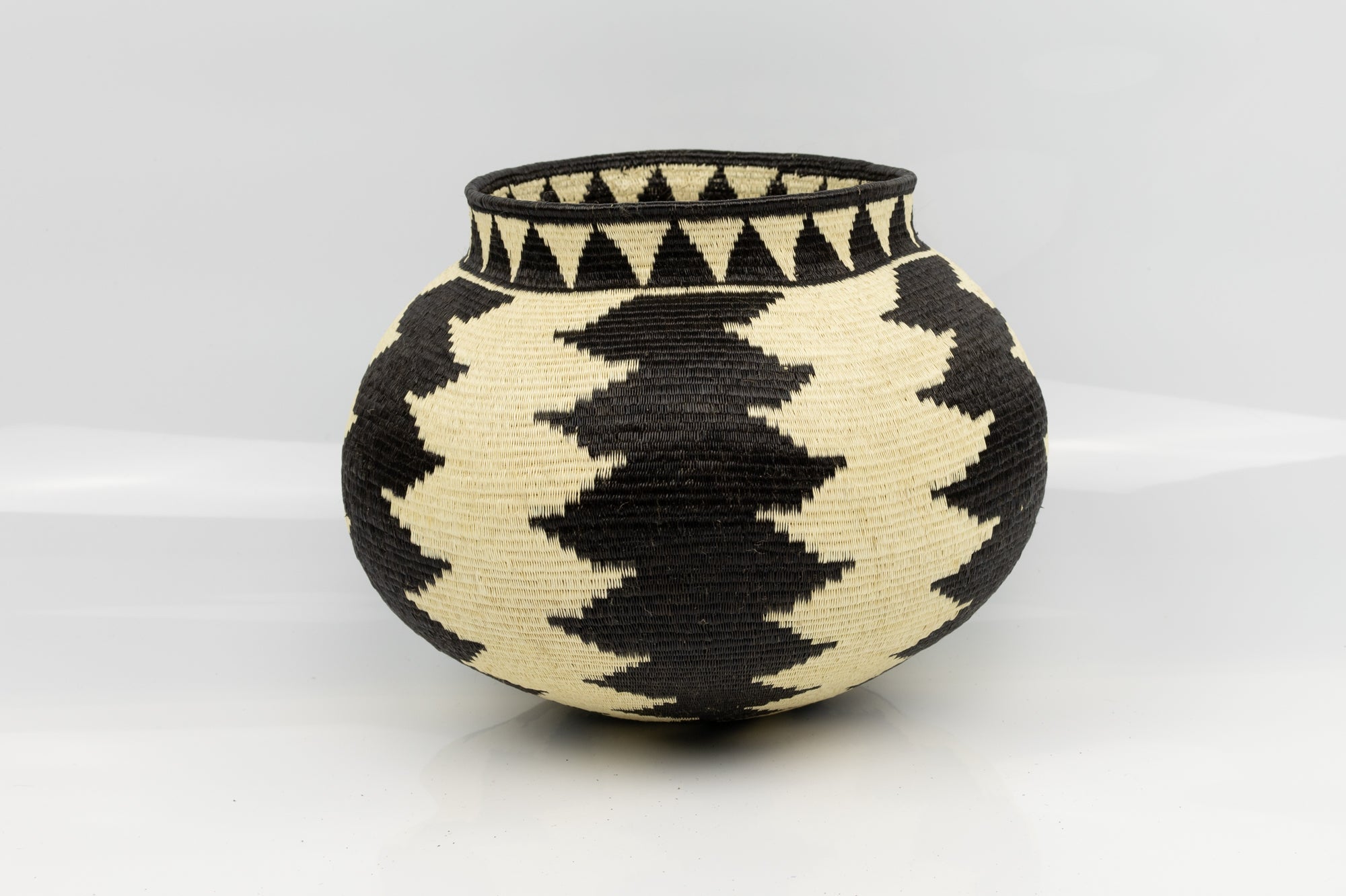 Wounaan Indian Hand Woven Black and White Panama Basket