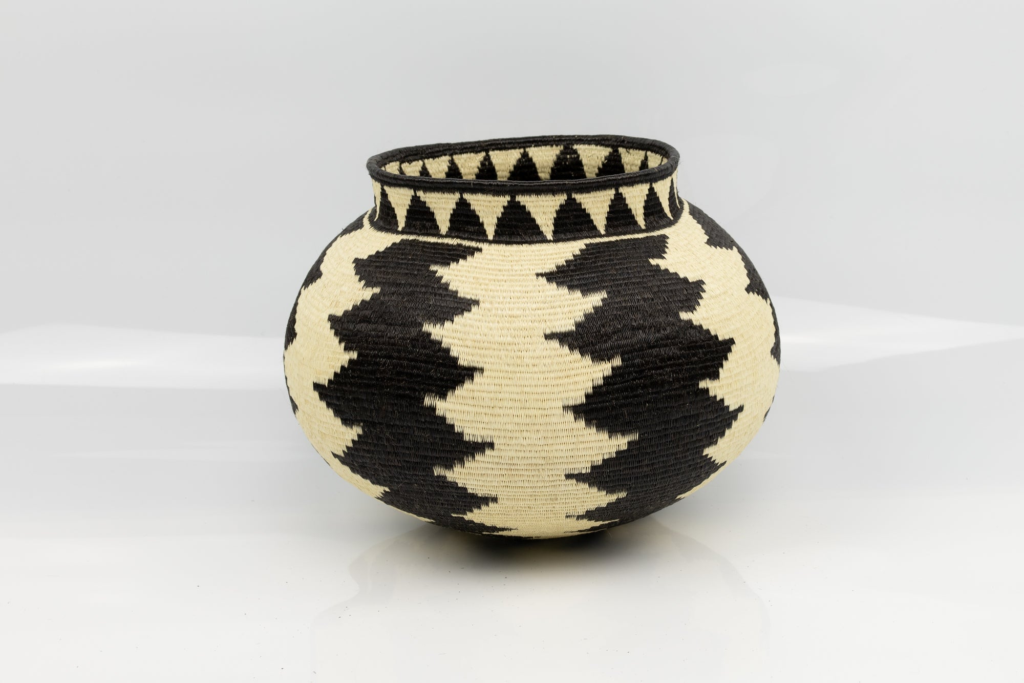 Wounaan Indian Hand Woven Black and White Panama Basket