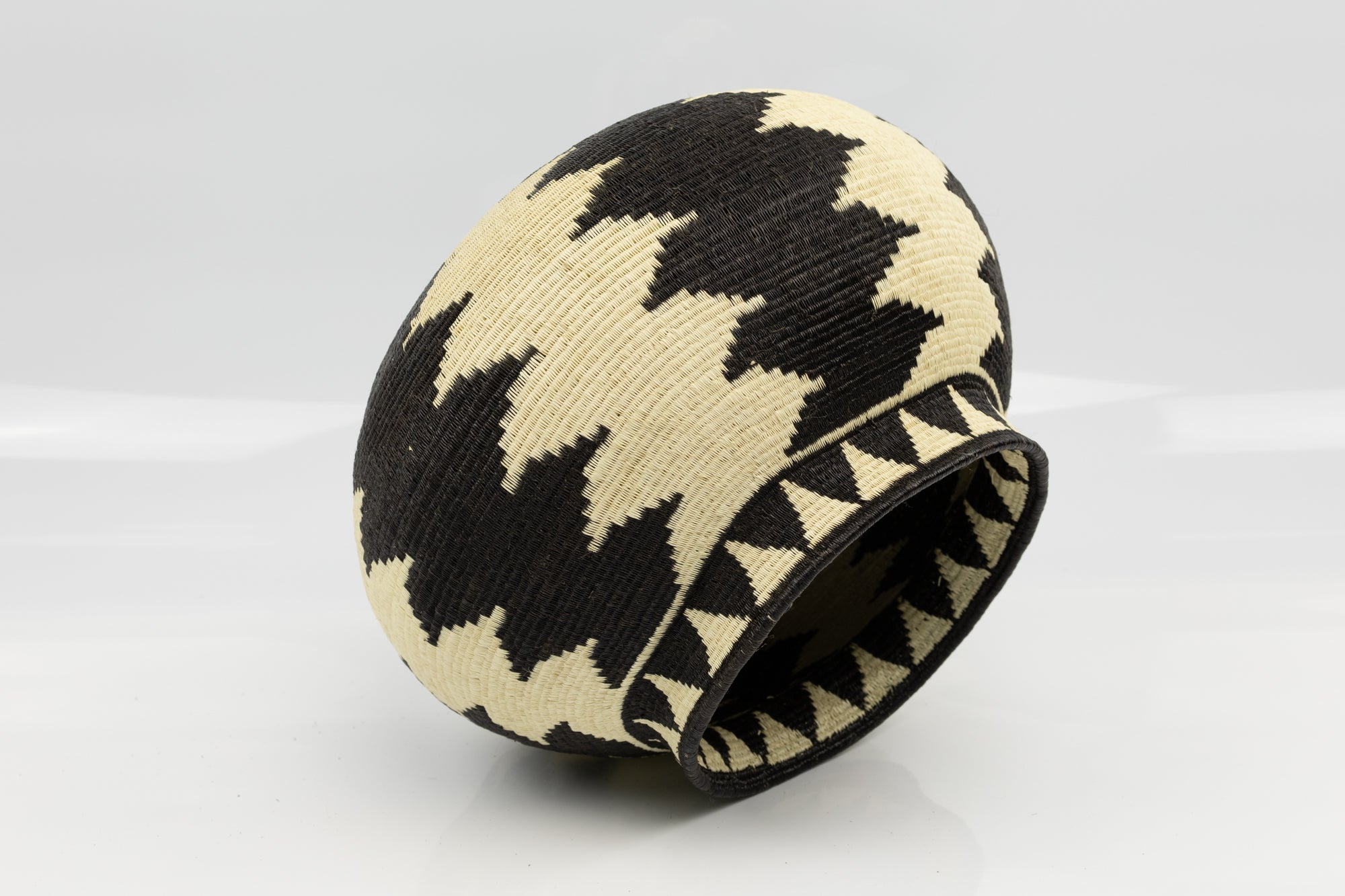 Wounaan Indian Hand Woven Black and White Panama Basket