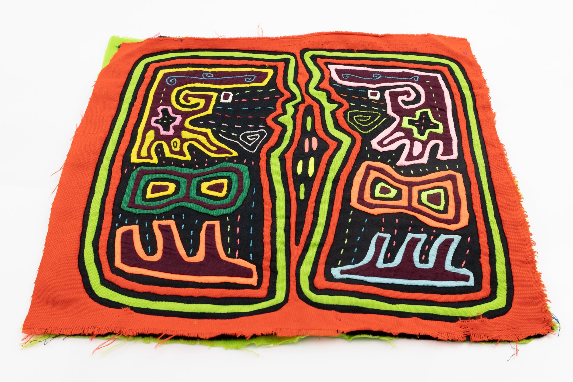 Kuna Indian Hand Sewn Driving Miss Daisy Mola Panama