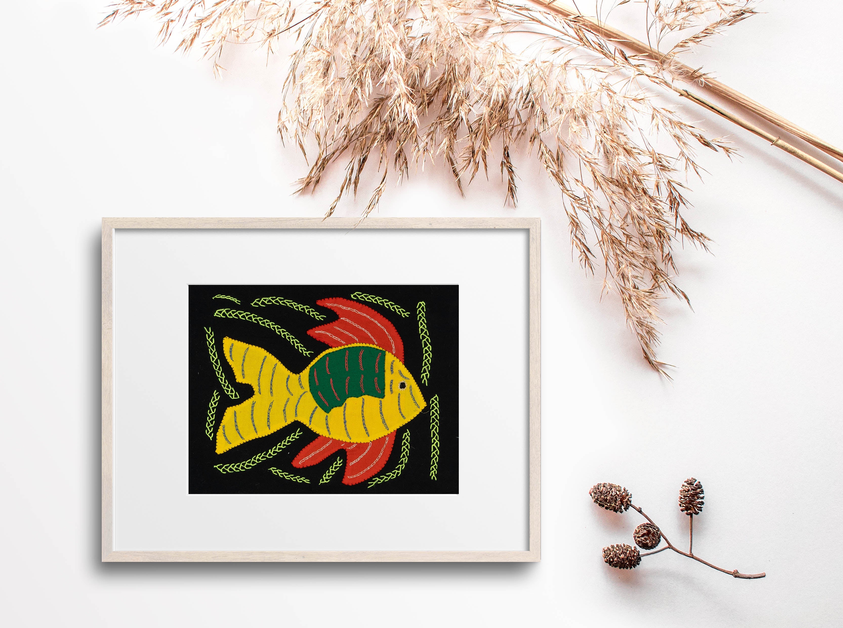 Multi-Color Ocean Fish Yellow And Red Molita