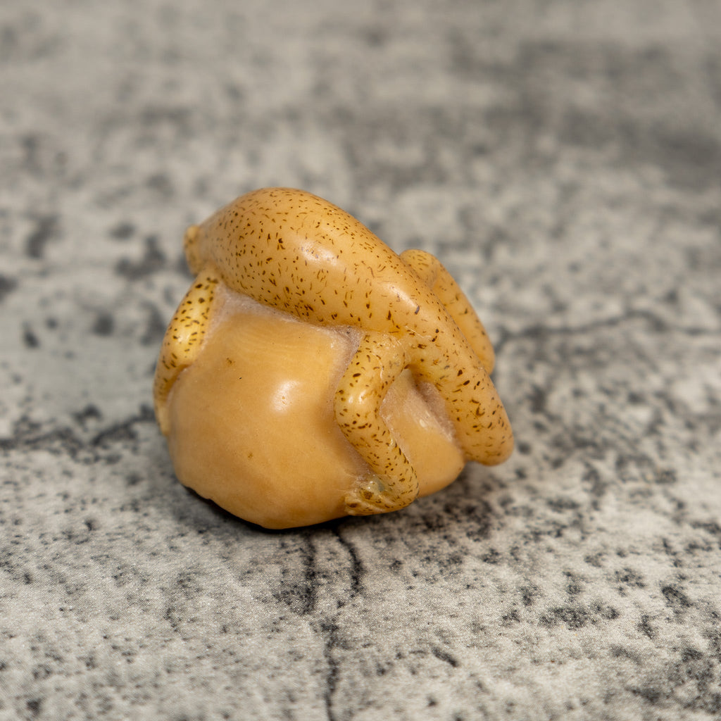 Vintage Dyed Gecko Lizard Tagua Carving