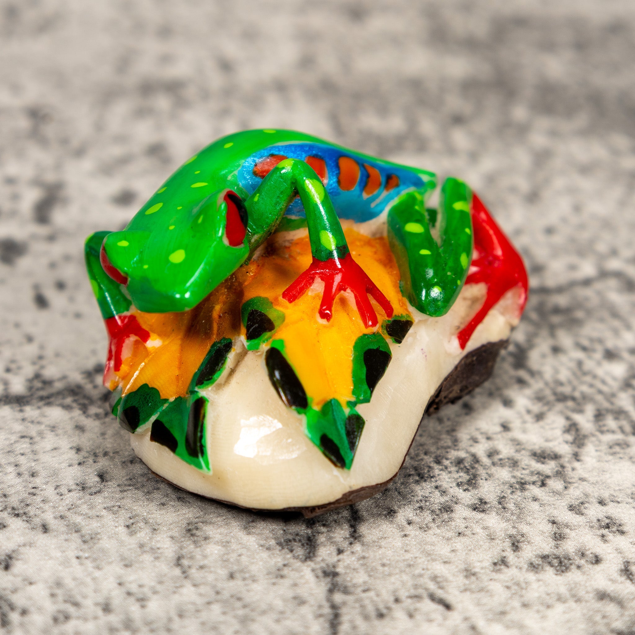 Red-Eye Tree Frog Tagua Carving