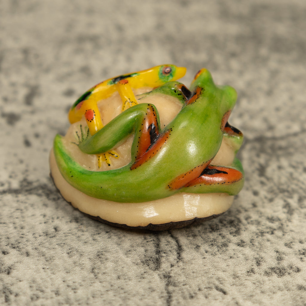 Vintage Poison Dart Frog And Gecko Tagua Carving