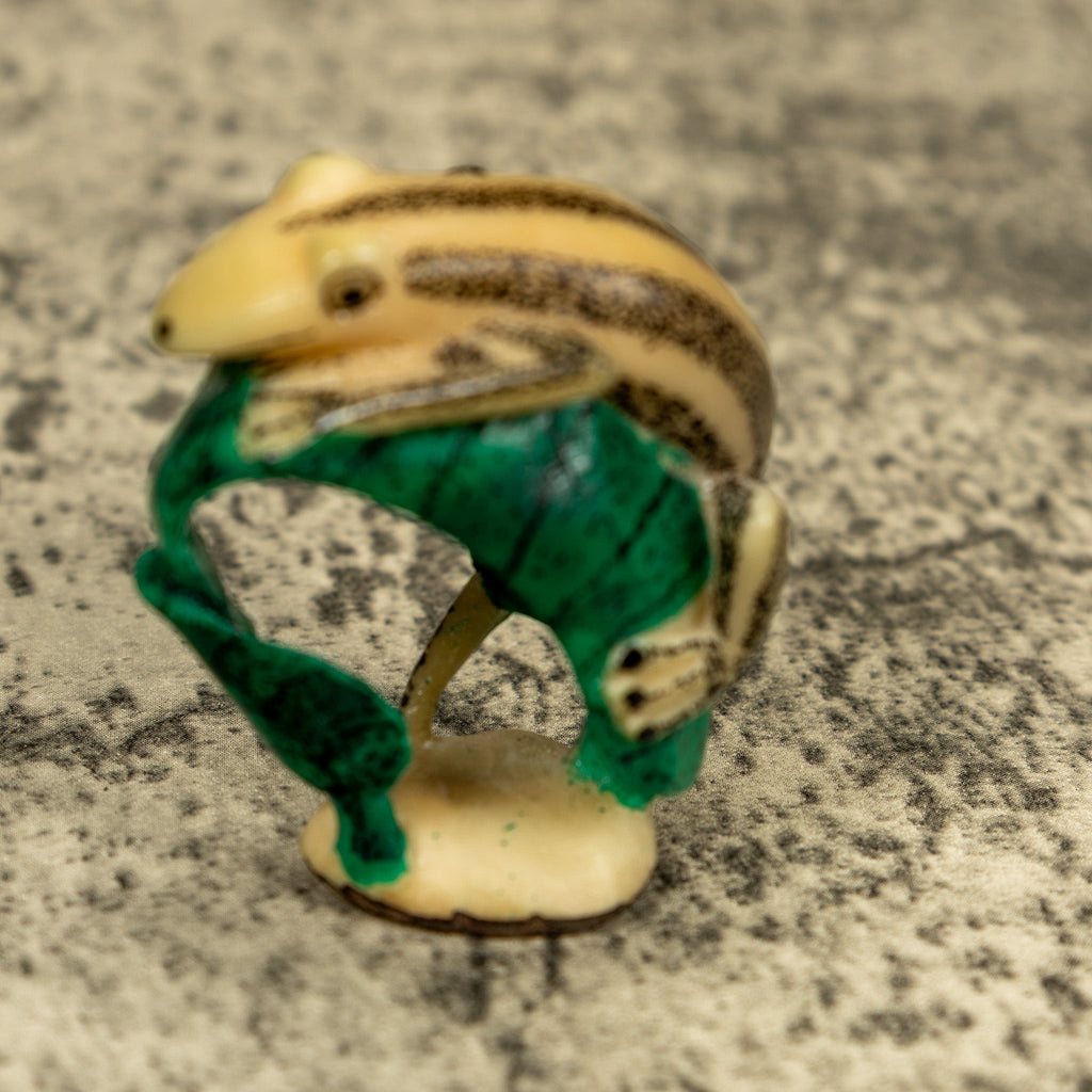 Vintage Gecko Lizard On Leaf Tagua Carving